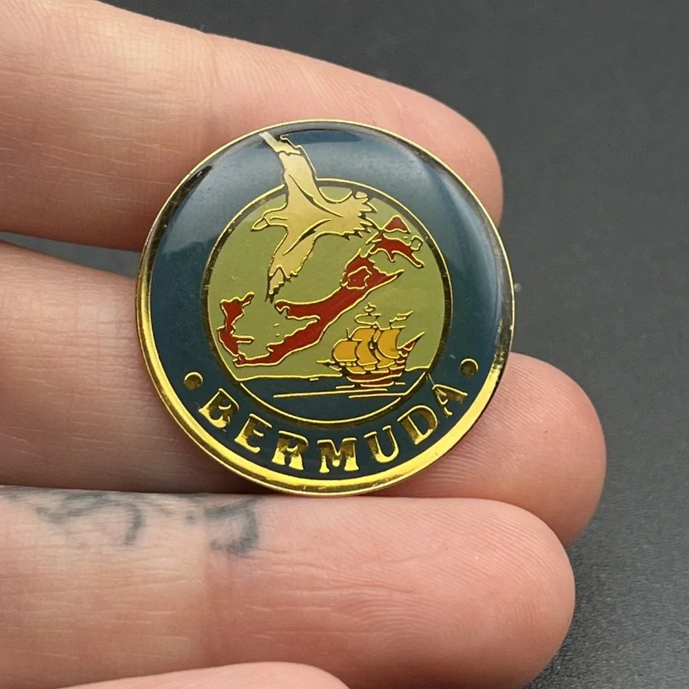 Bermuda Island Ship Bird‎ Lapel Hat Pin